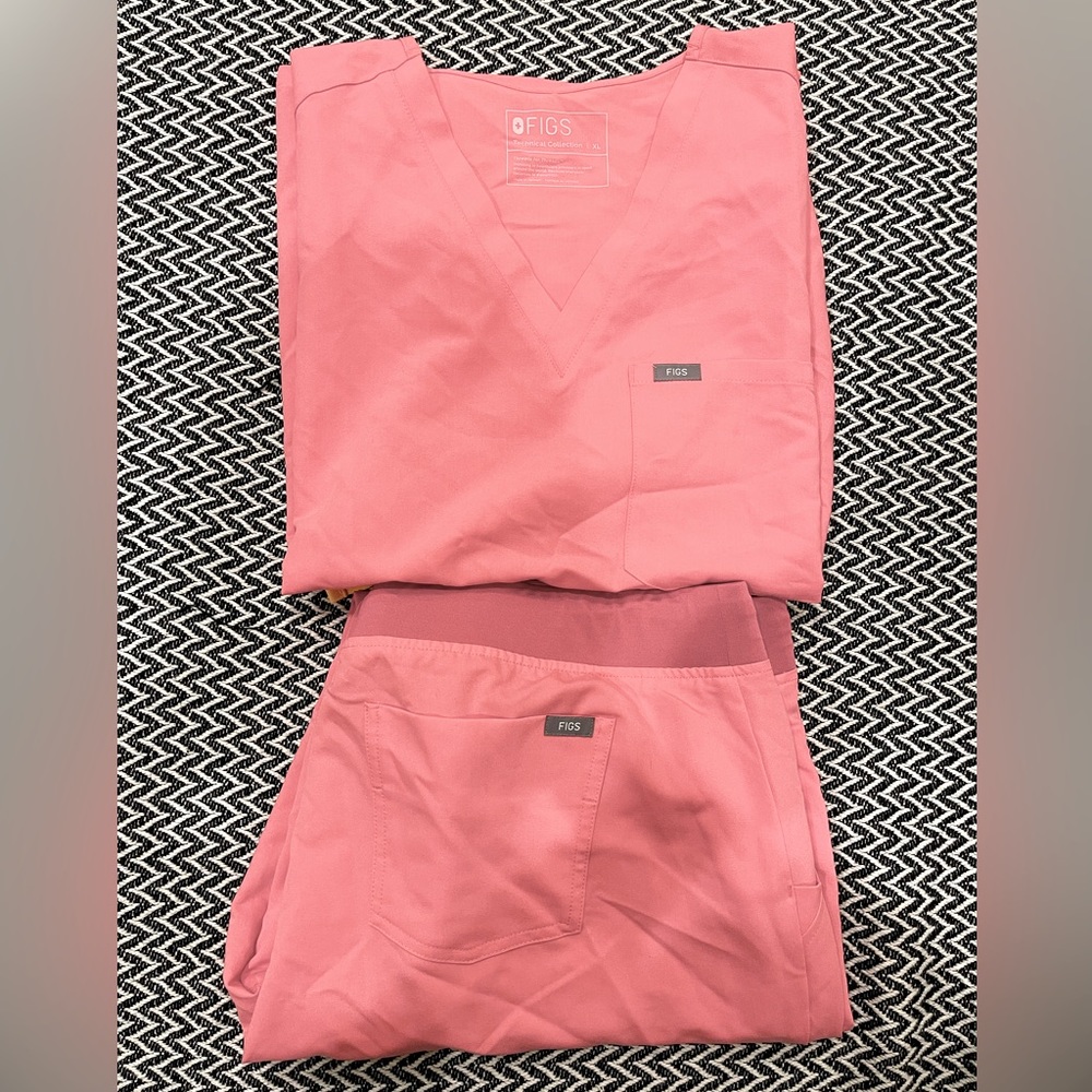 Like New - FIGS scrubs